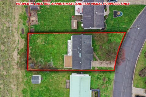 Tiny photo for 1825 Zimmer Street, Lancaster, OH 43130 (MLS # 226007348)