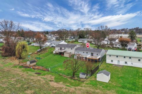 Tiny photo for 1825 Zimmer Street, Lancaster, OH 43130 (MLS # 226007348)