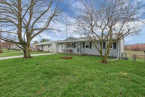 Tiny photo for 1825 Zimmer Street, Lancaster, OH 43130 (MLS # 226007348)