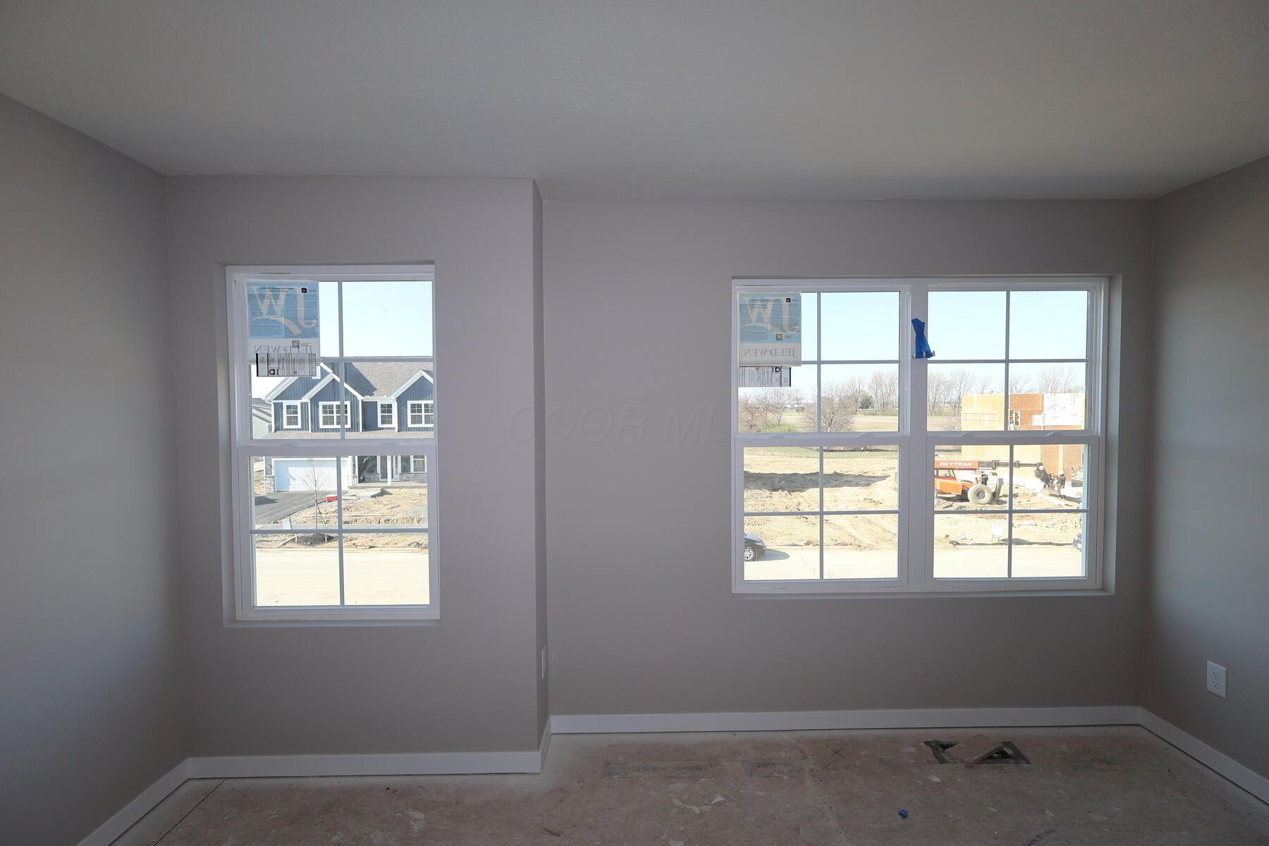 6833 Losino Lane, Hilliard, Ohio image 12