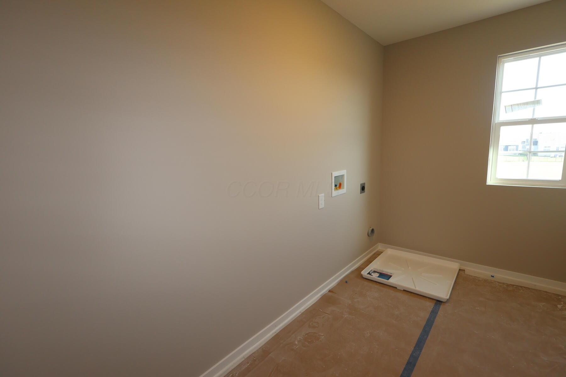 6833 Losino Lane, Hilliard, Ohio image 17