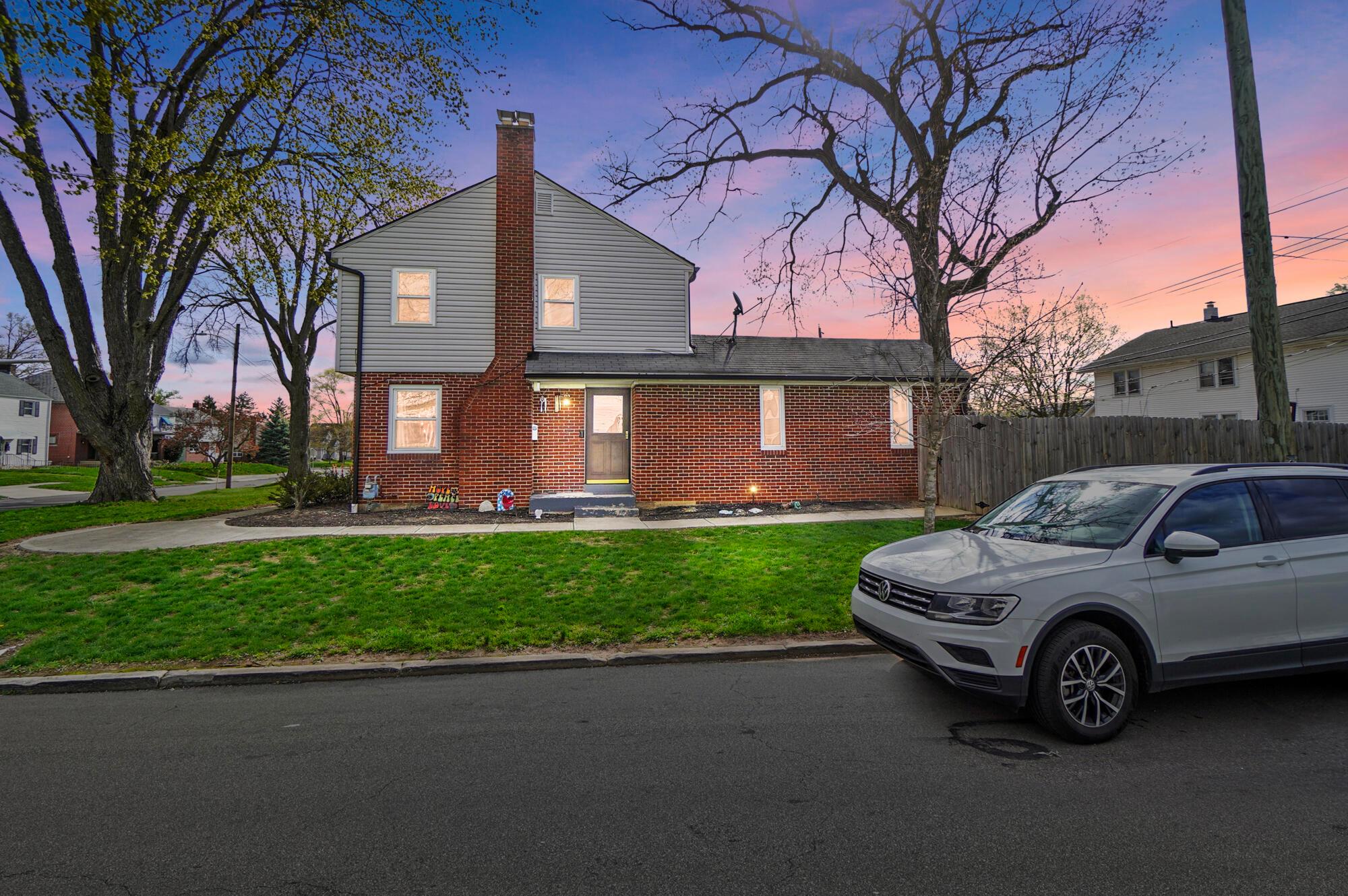 3033 Wicklow Road, Columbus, Ohio image 2