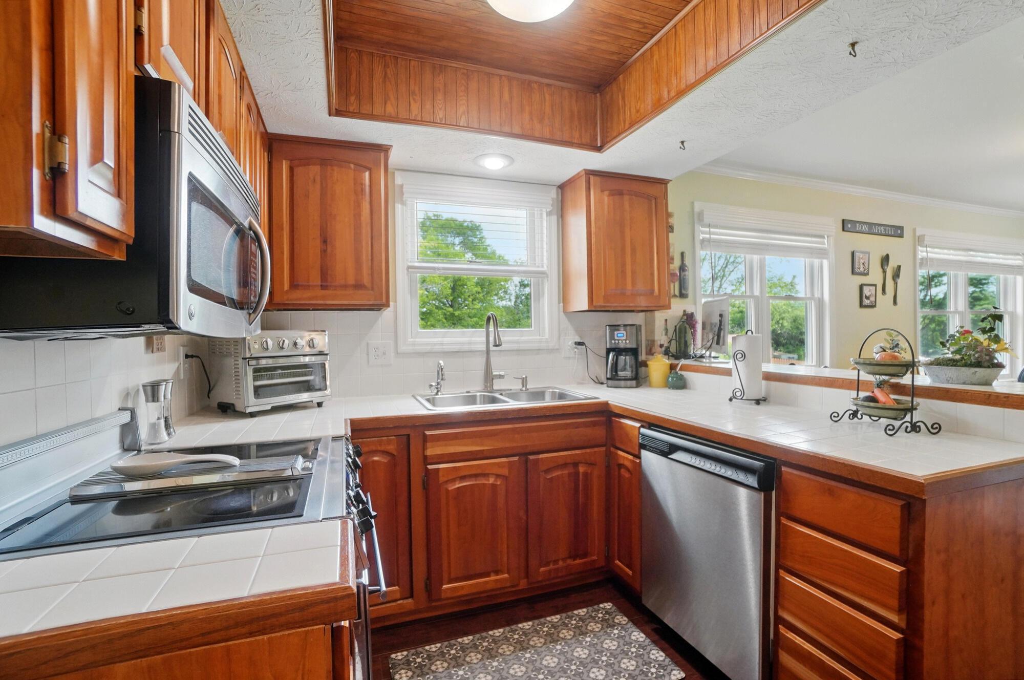 5336 Rocky Creek Drive, Grove City, Ohio image 11