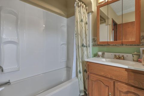 Tiny photo for 1417 Brown Road, Columbus, OH 43223 (MLS # 225045169)