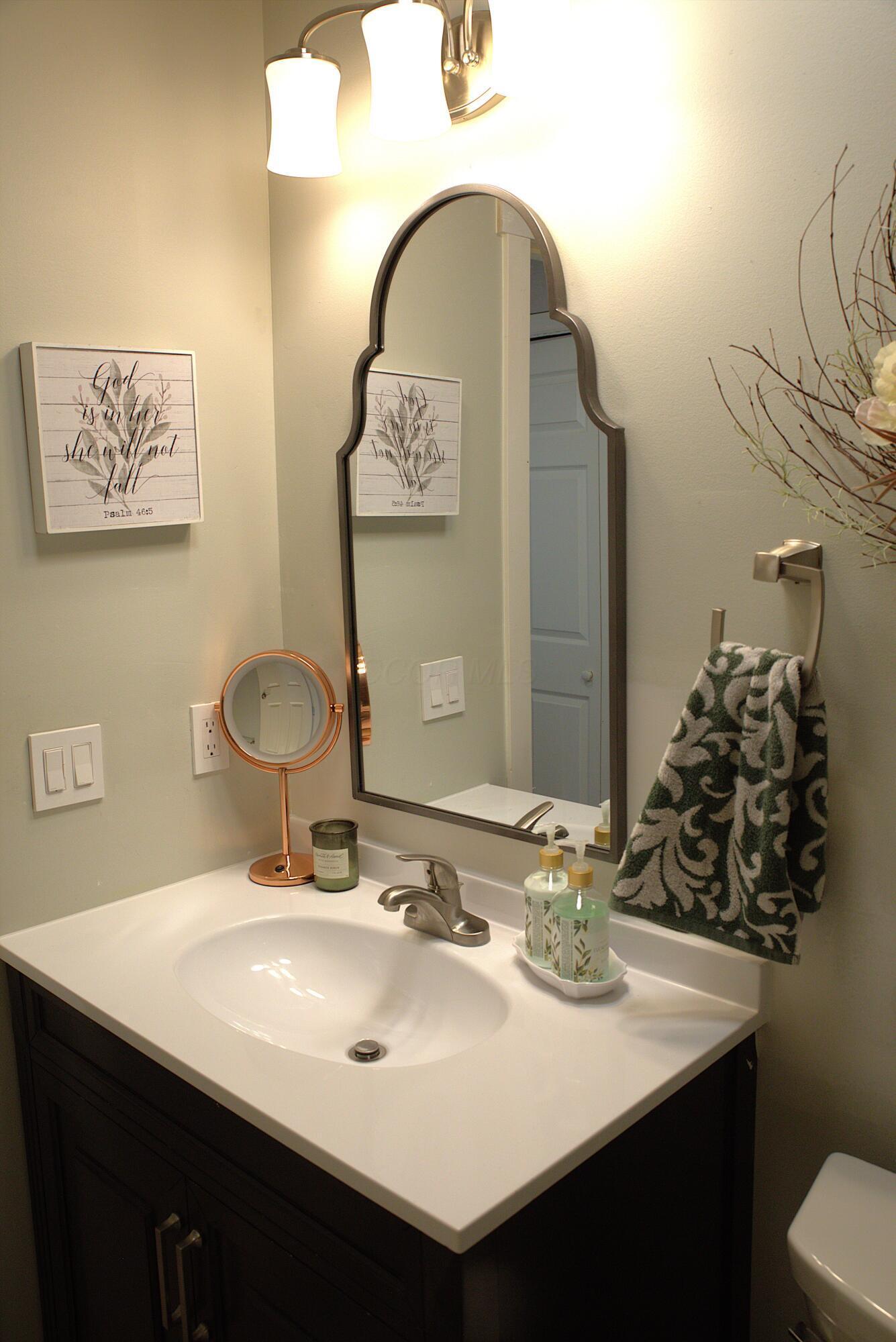 1782 Hawthorne Parkway, Grove City, Ohio image 30