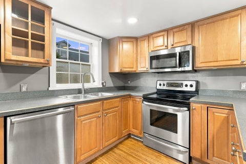 Tiny photo for 581 Lathrop Street, Columbus, OH 43206 (MLS # 226036672)