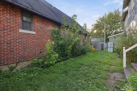 Tiny photo for 581 Lathrop Street, Columbus, OH 43206 (MLS # 226036672)