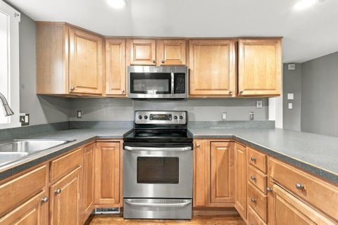 Tiny photo for 581 Lathrop Street, Columbus, OH 43206 (MLS # 226036672)