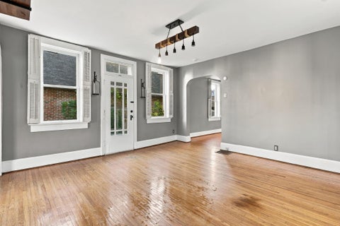 Tiny photo for 581 Lathrop Street, Columbus, OH 43206 (MLS # 226036672)