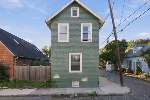 Tiny photo for 581 Lathrop Street, Columbus, OH 43206 (MLS # 226036672)