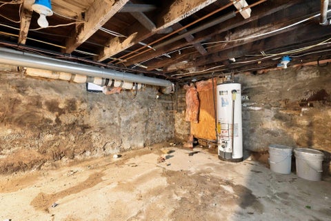 Tiny photo for 581 Lathrop Street, Columbus, OH 43206 (MLS # 226036672)