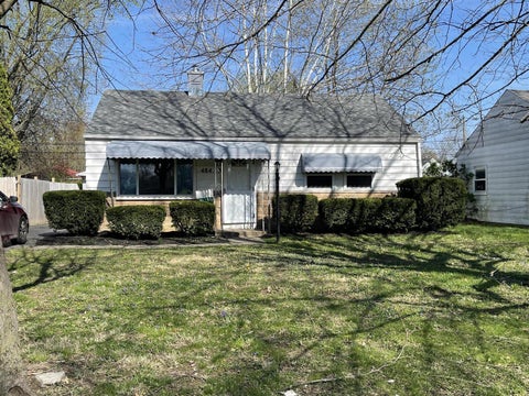 Photo of 484 S Hampton Road, Columbus, OH 43213 (MLS # 226028843)
