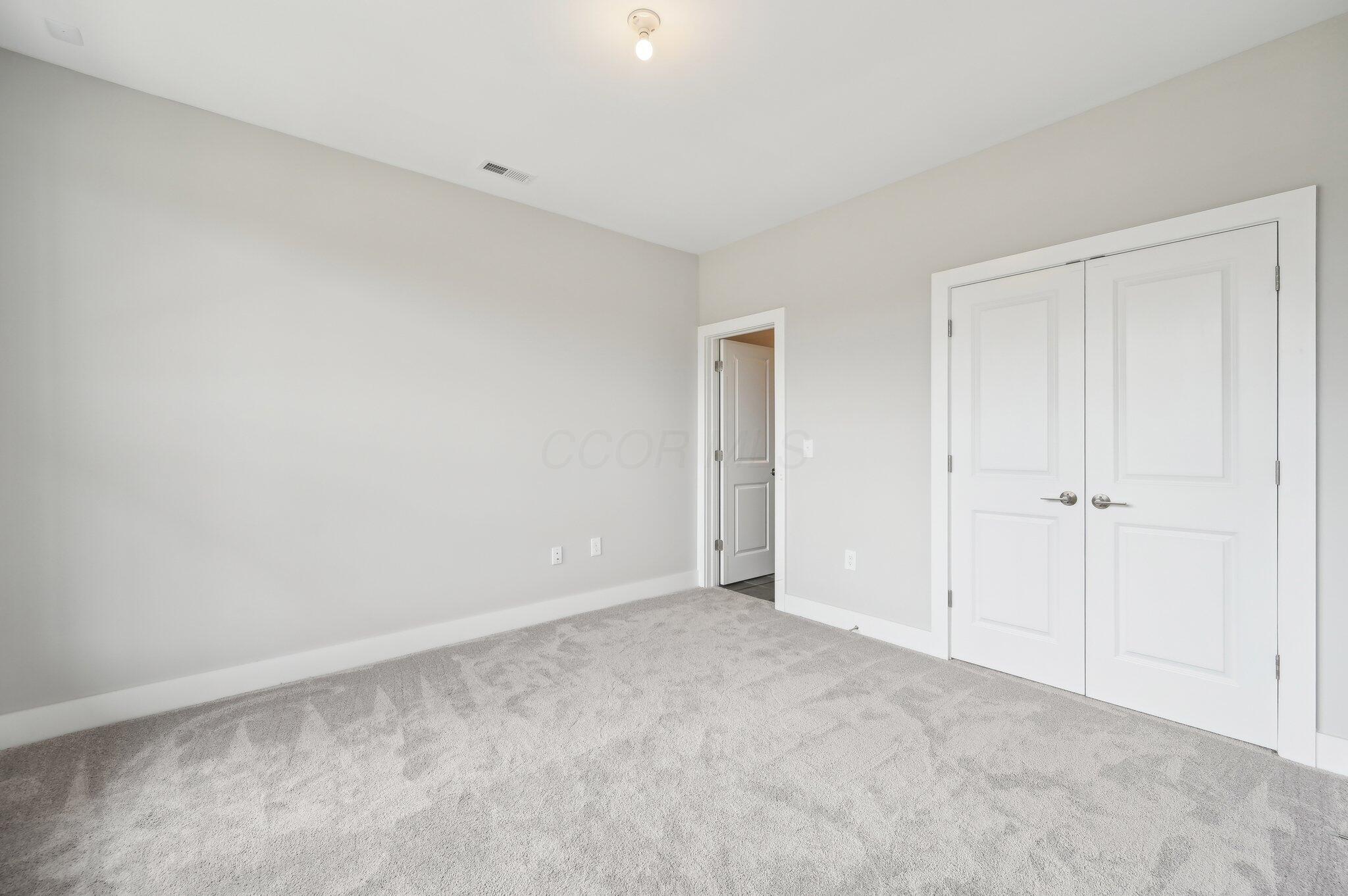 2250 Quarry Trails Drive, Columbus, Ohio image 13