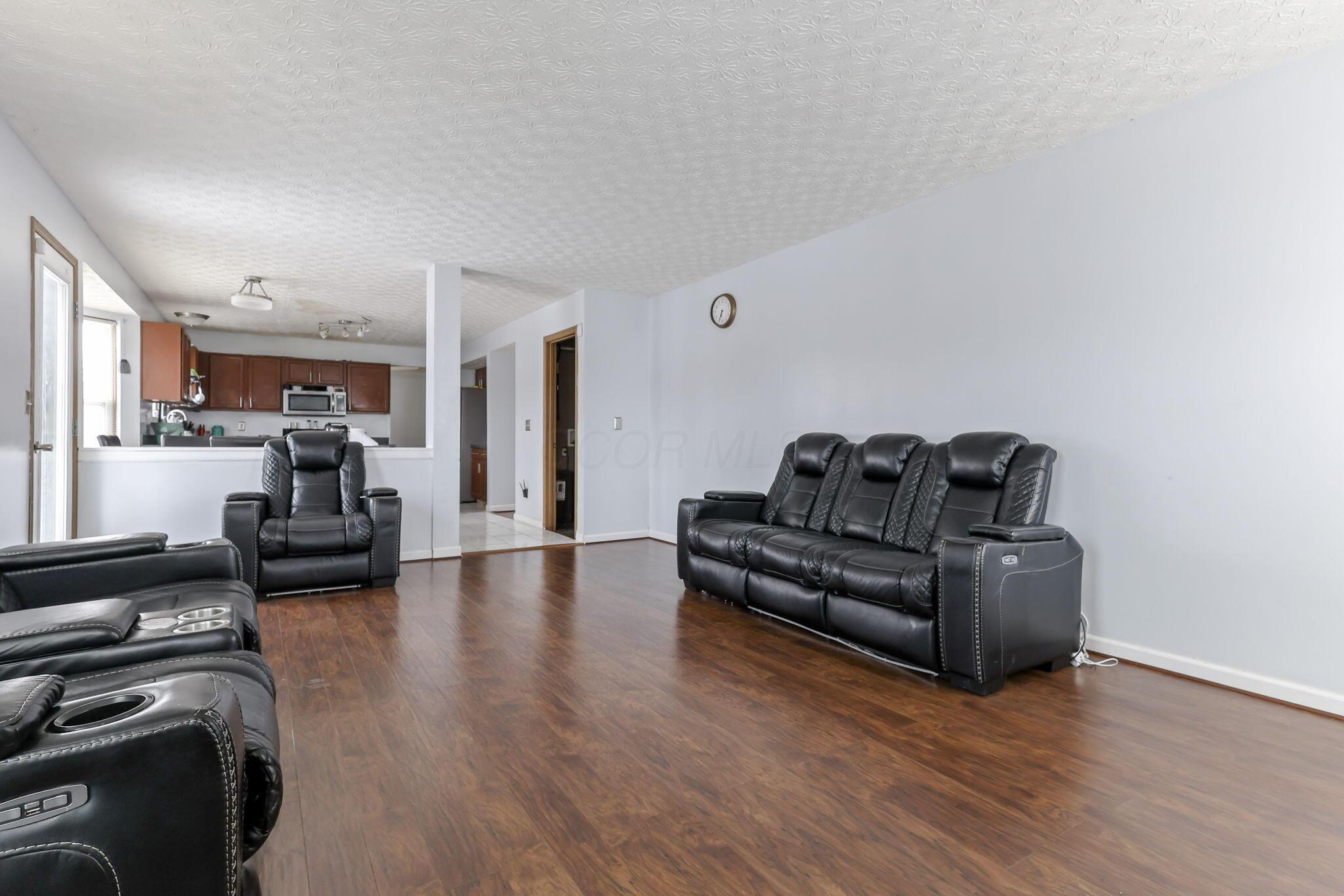 8465 Reynoldswood Drive, Reynoldsburg, Ohio image 8