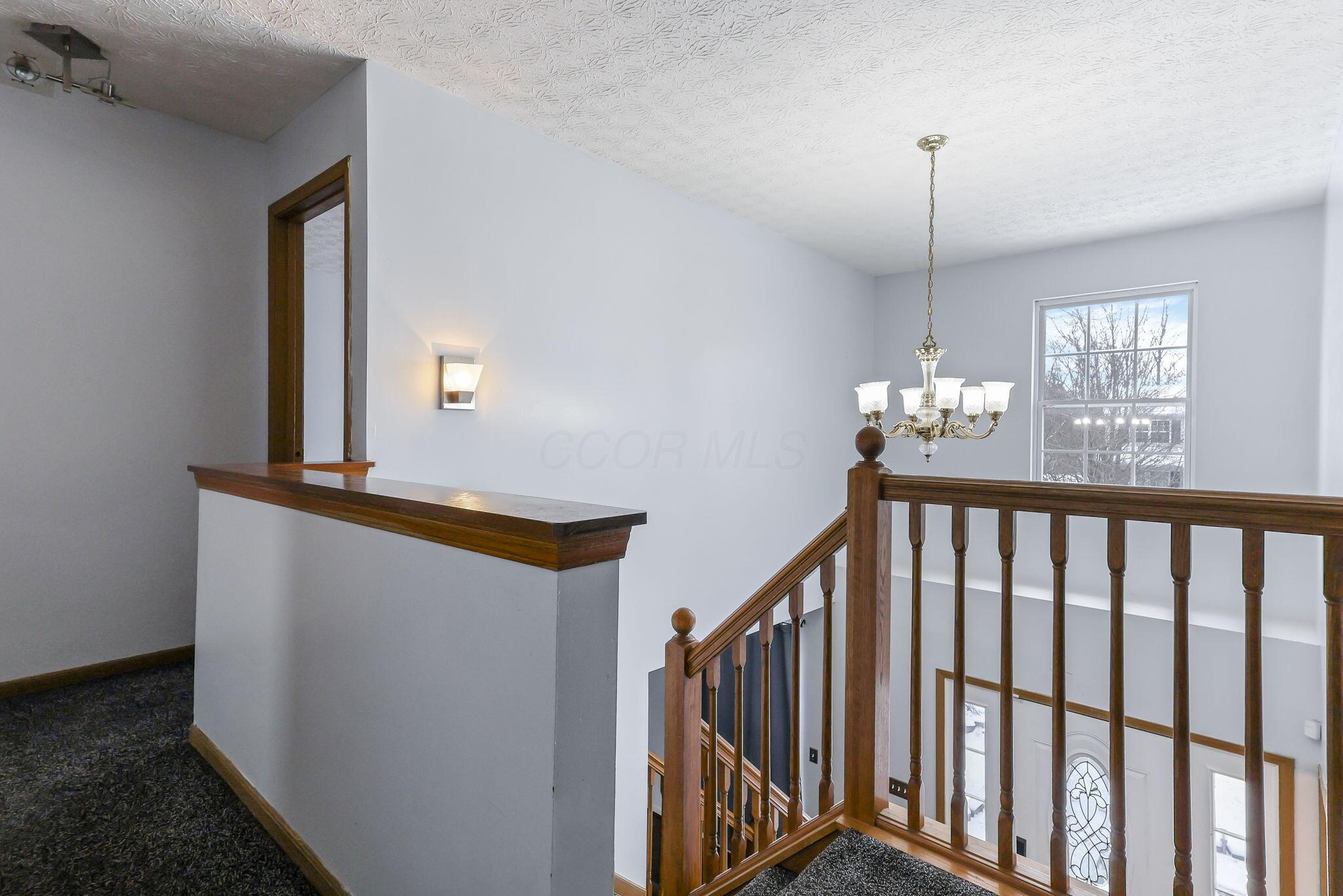 8465 Reynoldswood Drive, Reynoldsburg, Ohio image 13