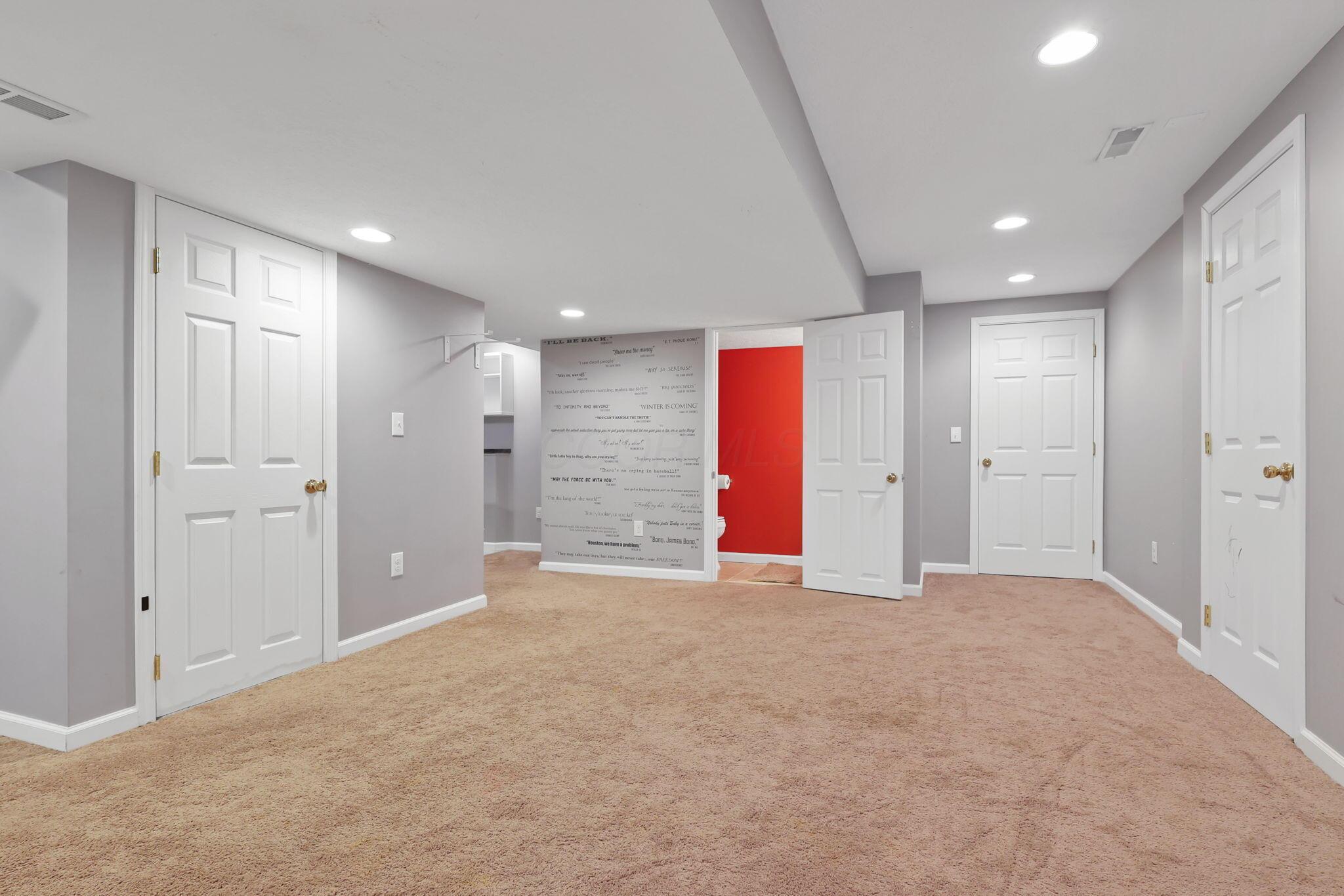 8465 Reynoldswood Drive, Reynoldsburg, Ohio image 24