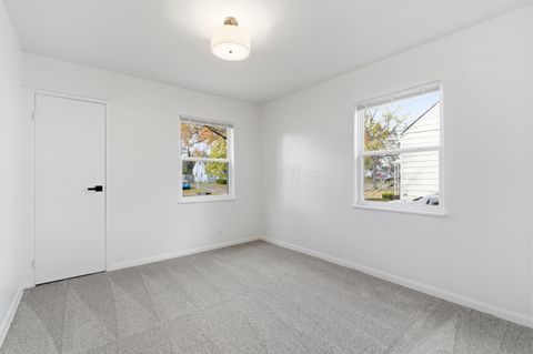 Tiny photo for 228 S Ashburton Road, Columbus, OH 43213 (MLS # 225045050)