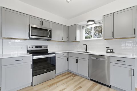 Tiny photo for 228 S Ashburton Road, Columbus, OH 43213 (MLS # 225045050)