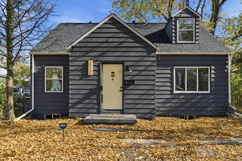 Tiny photo for 228 S Ashburton Road, Columbus, OH 43213 (MLS # 225045050)