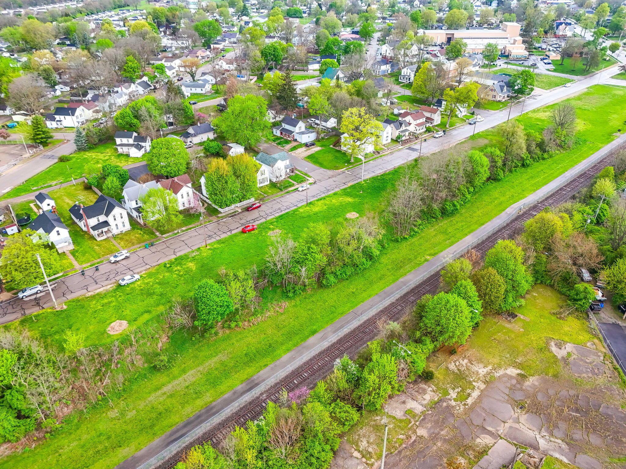 Laurel Oak Street, Urbana, Ohio image 11