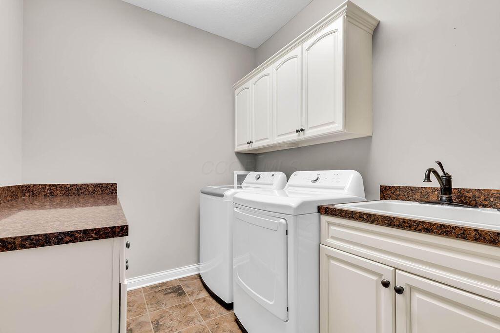 8356 Dolman Drive, Powell, Ohio image 23