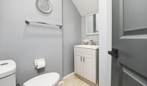 Tiny photo for 321 Northgate Court B #B, Westerville, OH 43081 (MLS # 226000827)