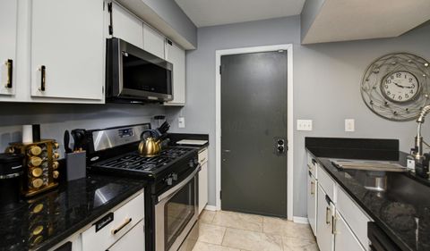 Tiny photo for 321 Northgate Court B #B, Westerville, OH 43081 (MLS # 226000827)