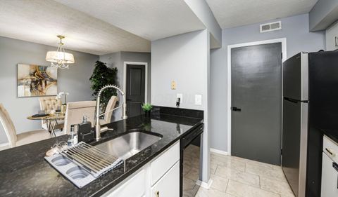 Tiny photo for 321 Northgate Court B #B, Westerville, OH 43081 (MLS # 226000827)