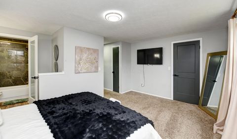 Tiny photo for 321 Northgate Court B #B, Westerville, OH 43081 (MLS # 226000827)