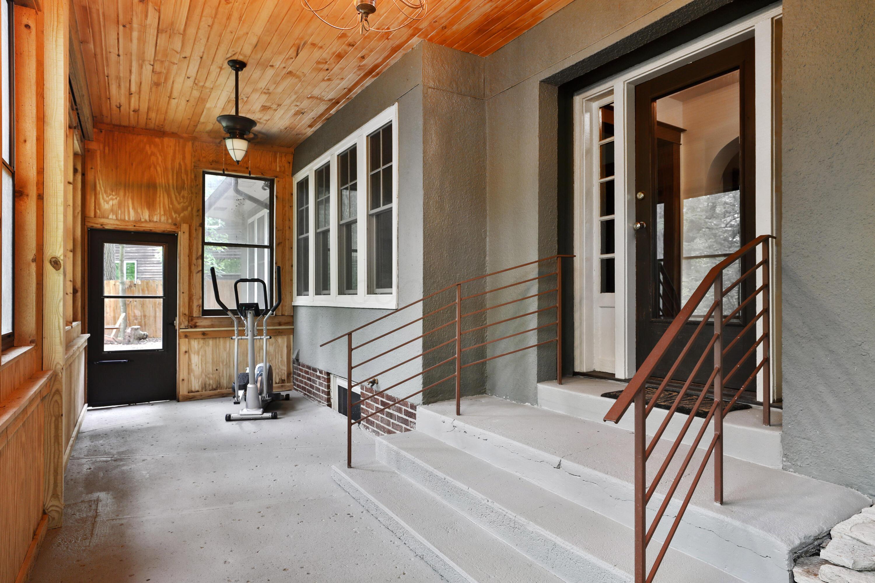 2663 Glen Echo Drive, Columbus, Ohio image 3