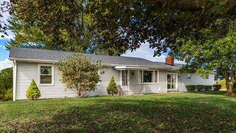Photo of 2945 Shaw Road, Zanesville, OH 43701 (MLS # 225038783)