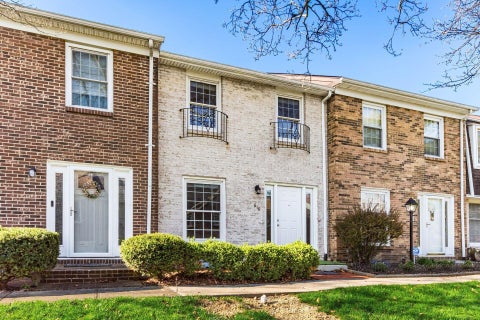 Photo of 619 Dlyn Street, Columbus, OH 43228 (MLS # 226024889)