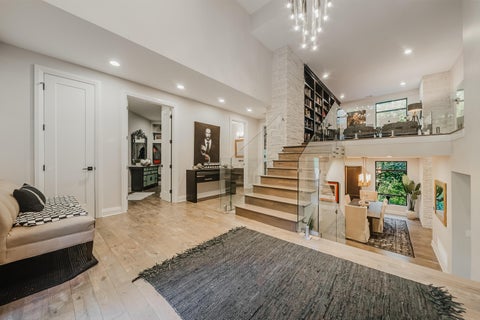 Photo of 101 Lake Bluff Drive, Columbus, OH 43235 (MLS # 226039615)