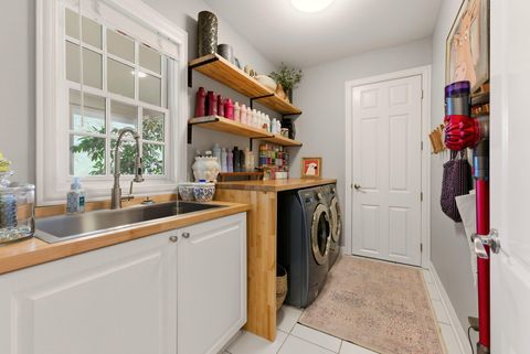 Tiny photo for 4 Pickett Place, New Albany, OH 43054 (MLS # 225039663)