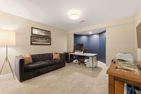 Tiny photo for 4 Pickett Place, New Albany, OH 43054 (MLS # 225039663)