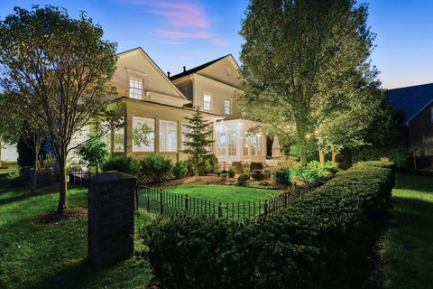 Tiny photo for 4 Pickett Place, New Albany, OH 43054 (MLS # 225039663)