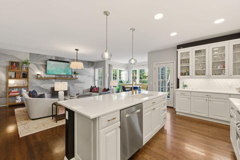 Tiny photo for 4 Pickett Place, New Albany, OH 43054 (MLS # 225039663)