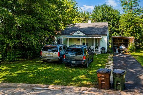 Photo of 2967 Woodland Avenue, Columbus, OH 43224 (MLS # 226013546)