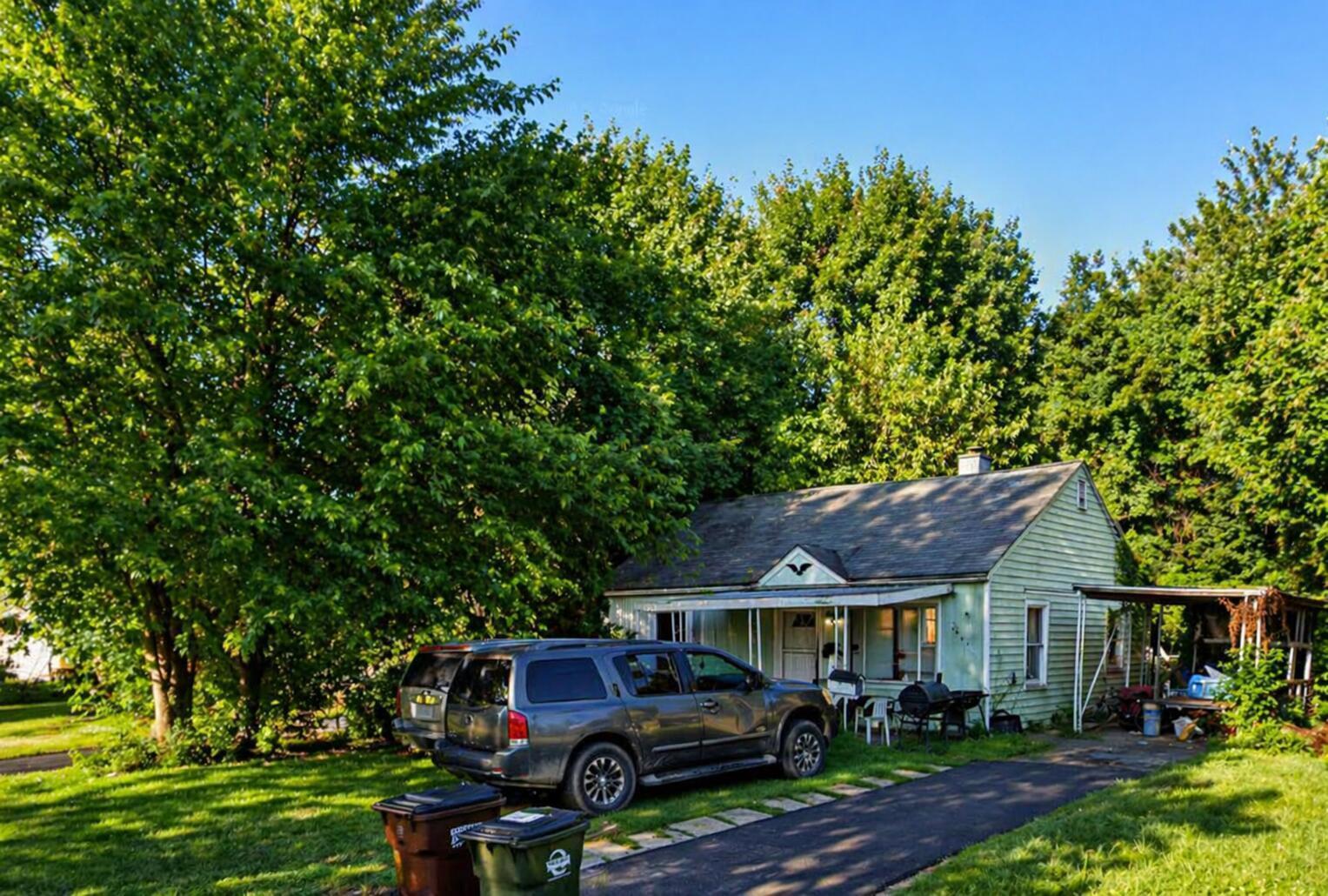 2967 Woodland Avenue