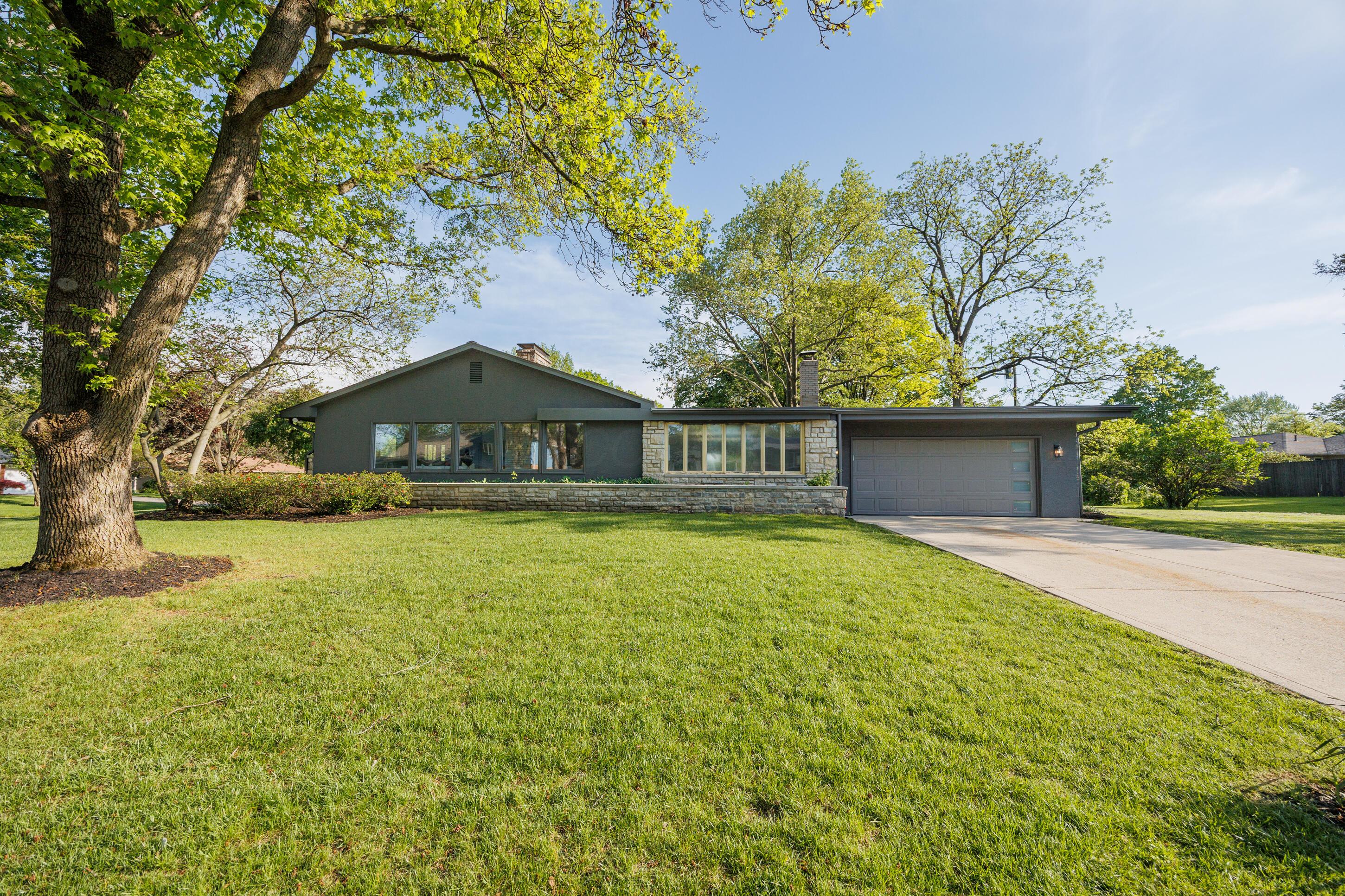 3919 Hillview Drive, Columbus, Ohio image 2