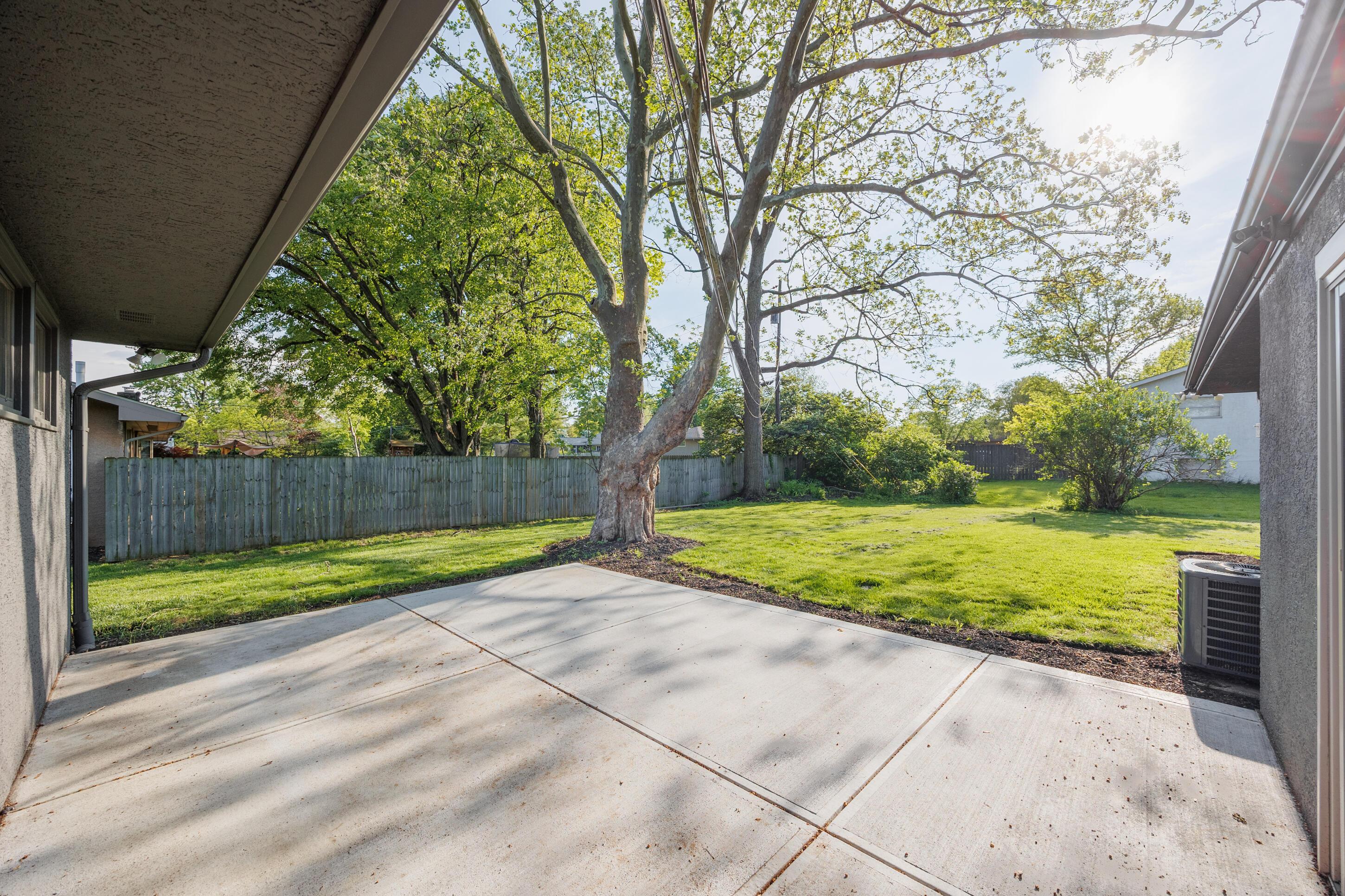 3919 Hillview Drive, Columbus, Ohio image 38