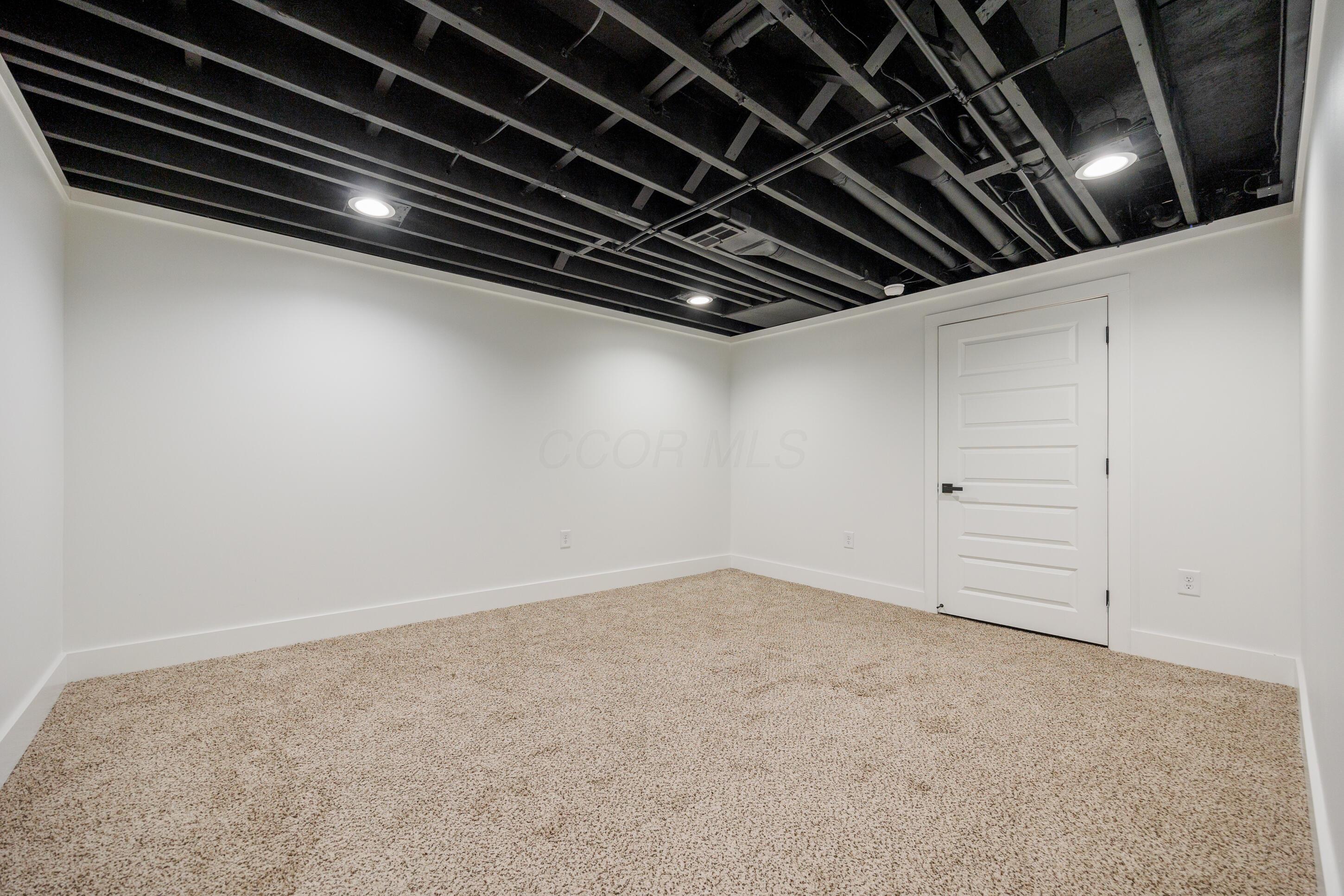 3919 Hillview Drive, Columbus, Ohio image 34