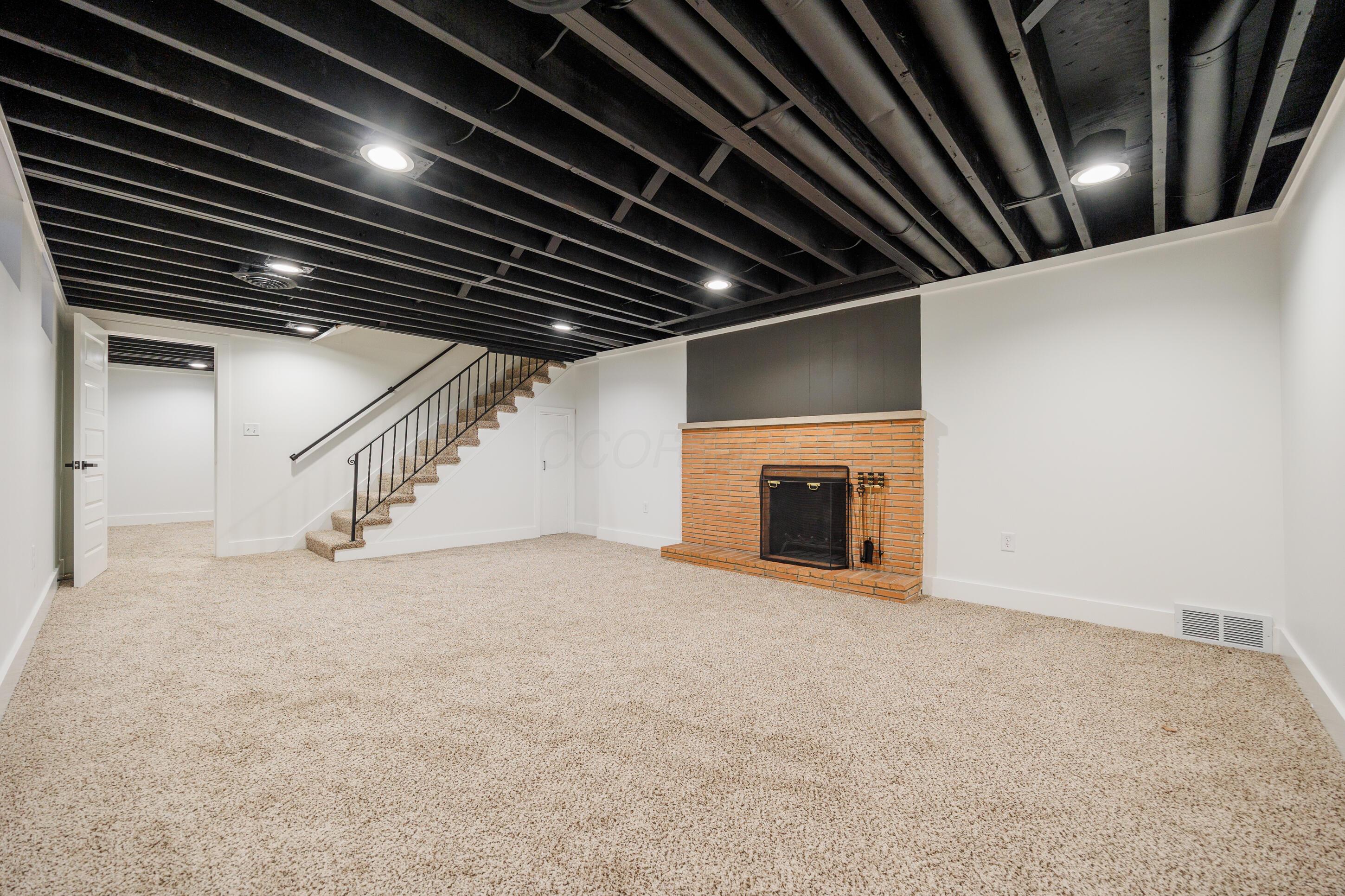 3919 Hillview Drive, Columbus, Ohio image 31