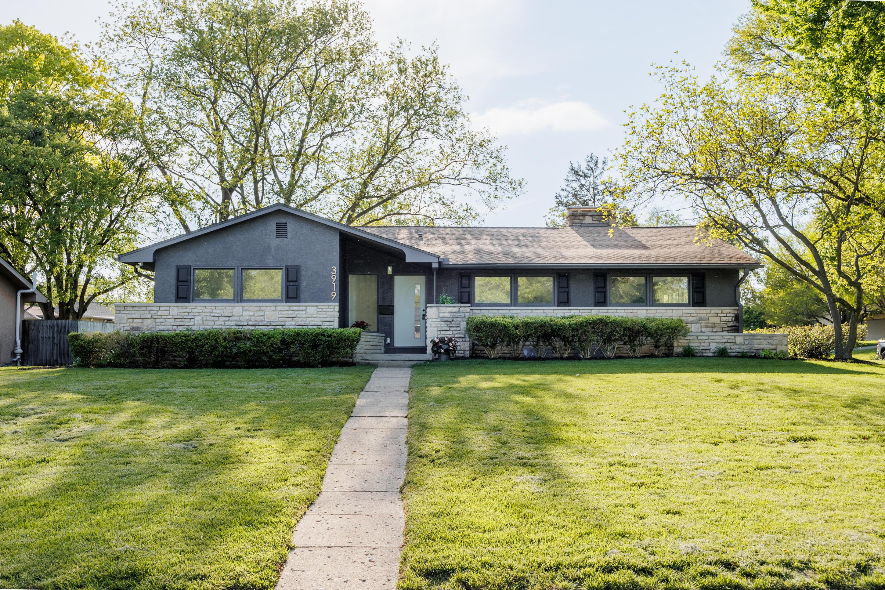 3919 Hillview Drive, Columbus, Ohio image 1