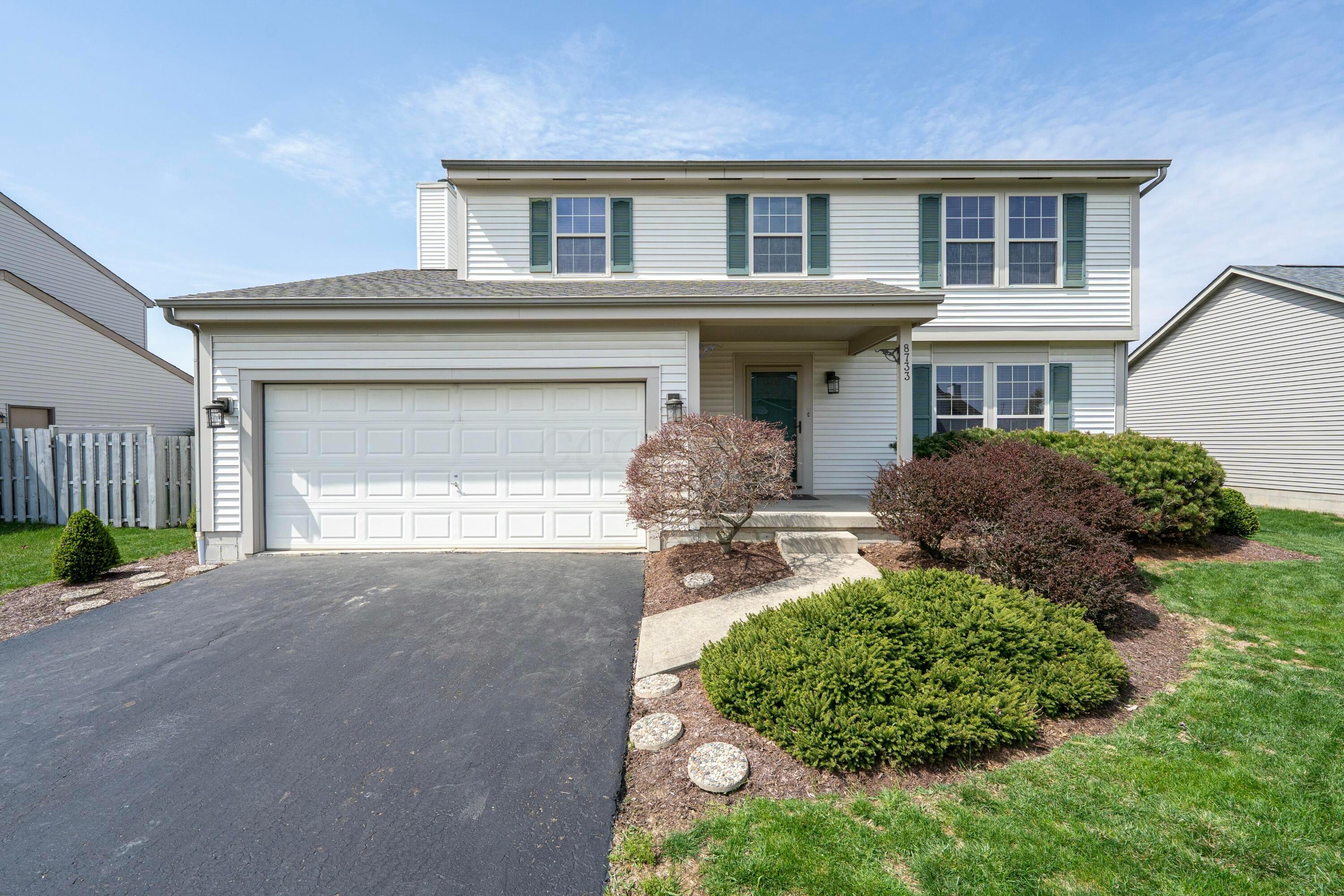 8733 Clarksdale Drive, Lewis Center, Ohio image 1