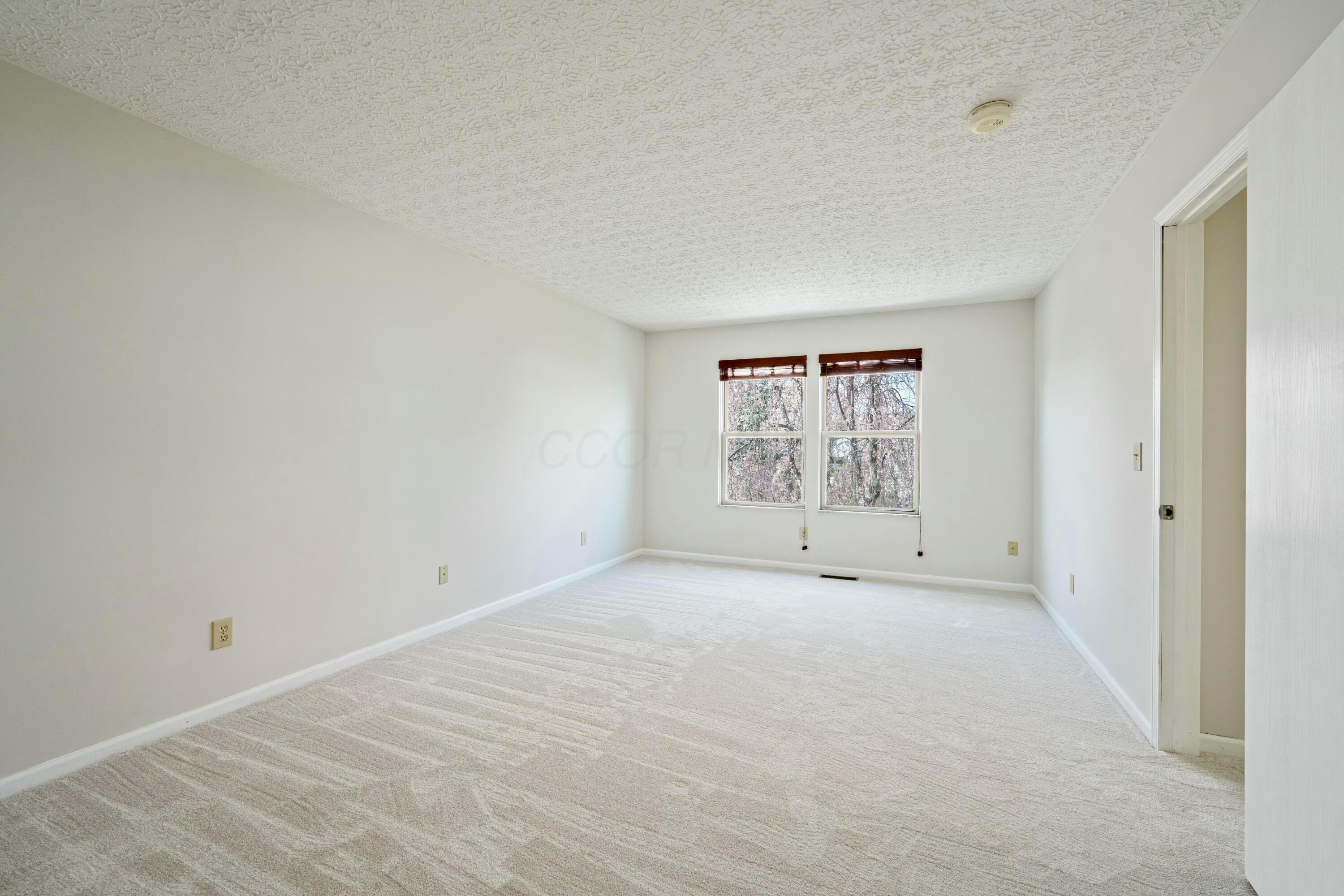8733 Clarksdale Drive, Lewis Center, Ohio image 22
