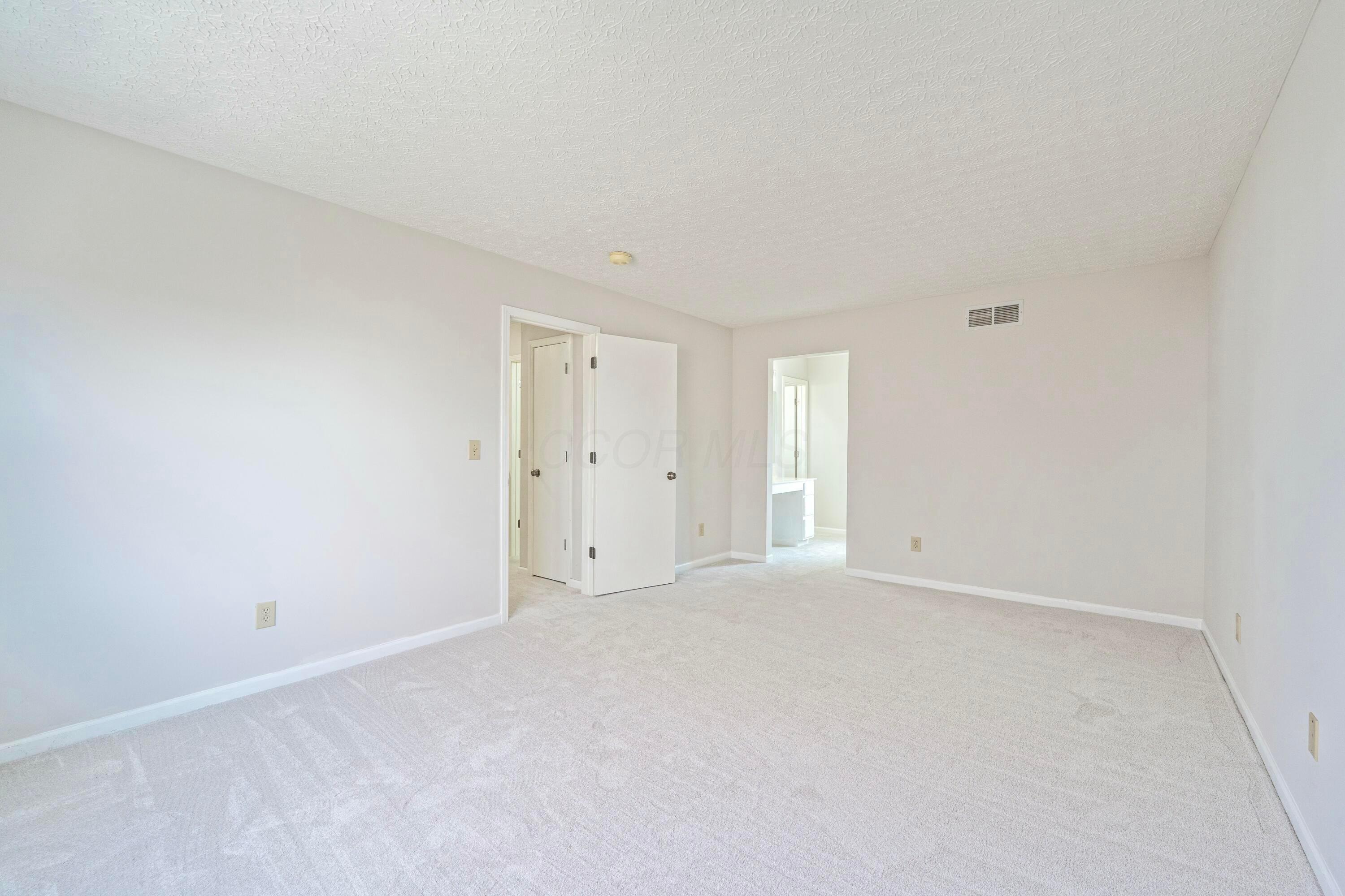 8733 Clarksdale Drive, Lewis Center, Ohio image 20