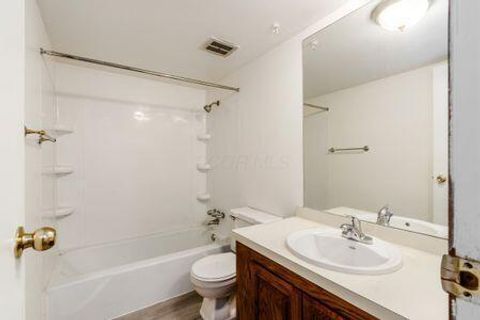 Tiny photo for 4692 Charecote Lane E #E, Columbus, OH 43220 (MLS # 226005464)