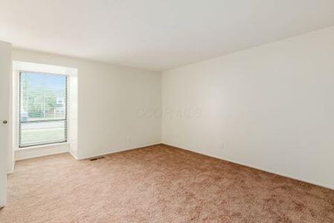 Tiny photo for 4692 Charecote Lane E #E, Columbus, OH 43220 (MLS # 226005464)