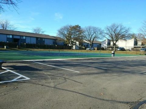 Tiny photo for 4692 Charecote Lane E #E, Columbus, OH 43220 (MLS # 226005464)